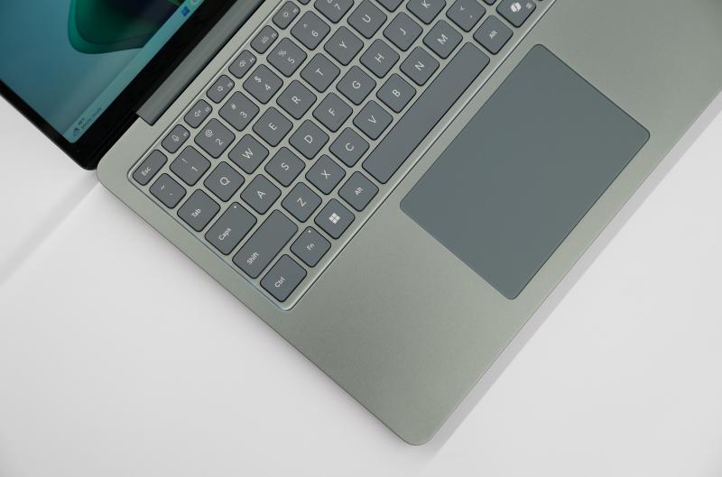 Microsoft Surface Pro 2025,  Microsoft Surface Laptop 2025,  laptop Windows,  may tinh AI anh 3