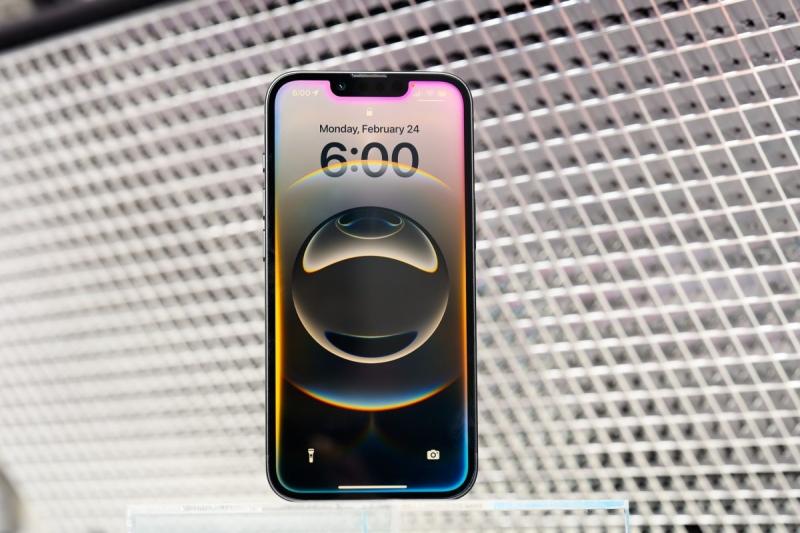 danh gia iPhone 16e,  review iPhone 16e,  tin don iPhone 17e,  Apple ra mat iPhone anh 1