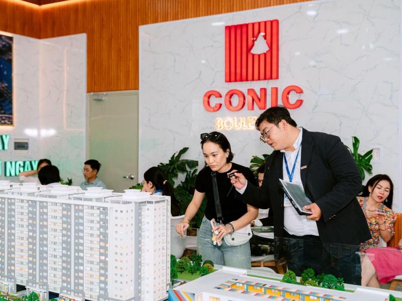Conic Boulevard anh 2