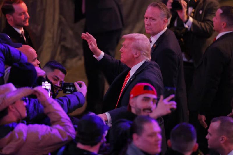 khi nao Trump nham chuc anh 3