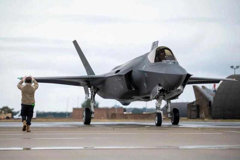 Tiem kich F-35A anh 2