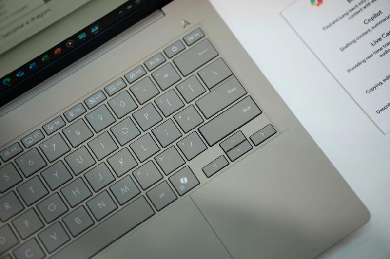 laptop asus snapdragon anh 7