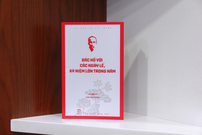 Chu tich Ho Chi Minh anh 4