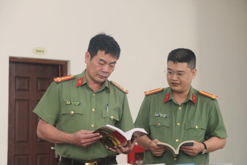 Cong an anh 1