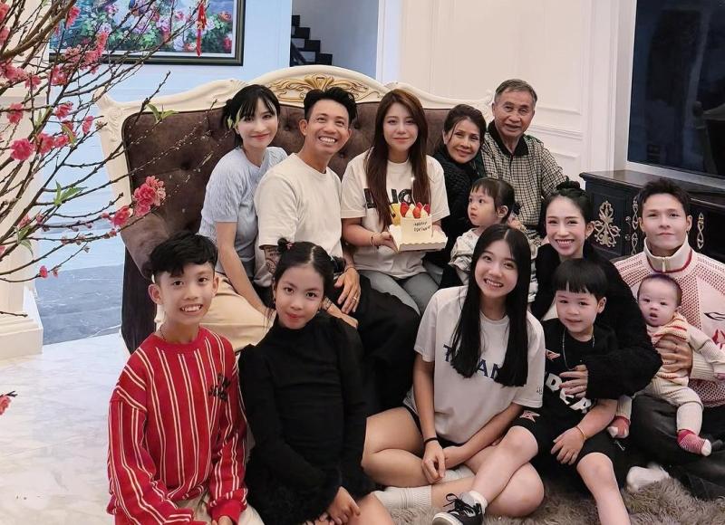 con gai minh nhua anh 1