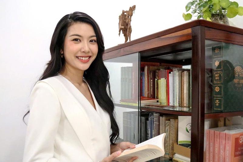 a hau thuy van anh 1