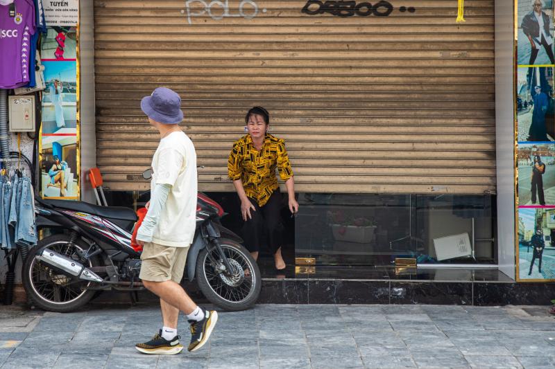nhieu cua hang dong cua anh 6