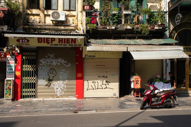 nhieu cua hang dong cua anh 2