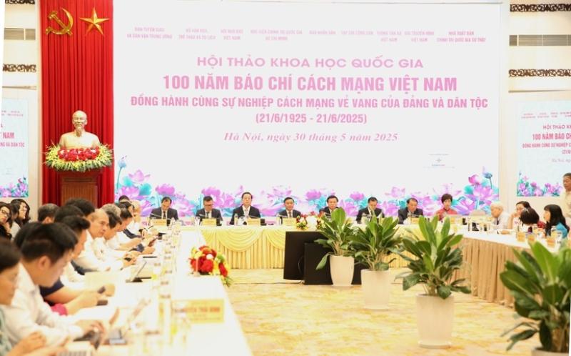 bao chi cach mang anh 2
