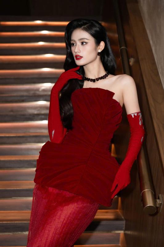 Y Nhi,  Huynh Tran y Nhi,  hoa hau,  Miss world anh 8