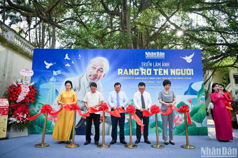 ho chi minh anh 1