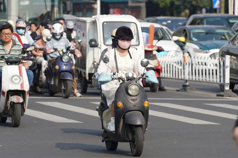 xe may dien,  oto dien,  Lieu Chau,  Thuong Hai,  Bac Kinh anh 1