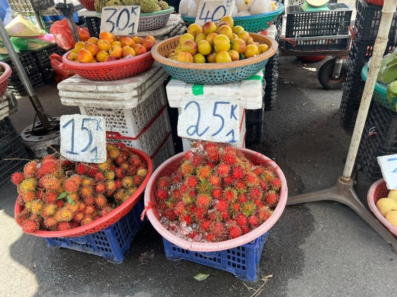 vai,  sau rieng,  man ha noi,  cho ba chieu anh 9